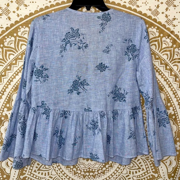 “ZARA” LADIES ADORABLE BLUE FLORAL PRINT TOP WITH BELL SLEEVE, SIZE SMALL - Picture 2 of 6